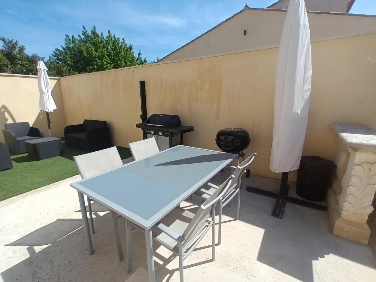 Vila Le Jardin Des Tourterelles Robion en Luberon Exteriér fotografie