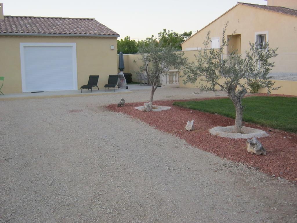 Vila Le Jardin Des Tourterelles Robion en Luberon Exteriér fotografie