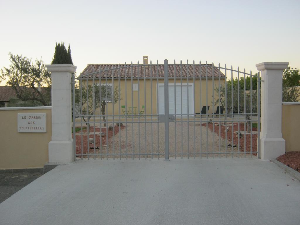 Vila Le Jardin Des Tourterelles Robion en Luberon Exteriér fotografie